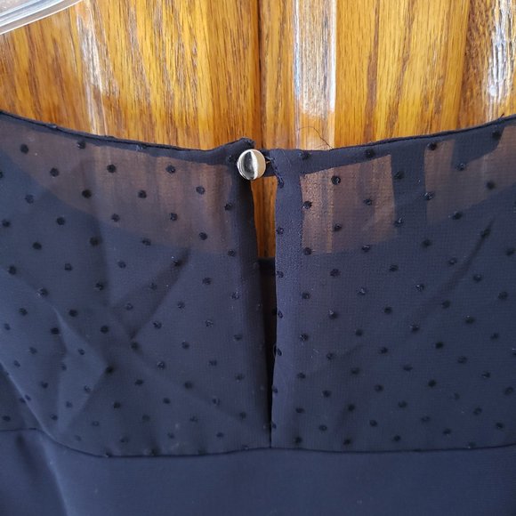 MNG Sleeveless Top! - Picture 4 of 5